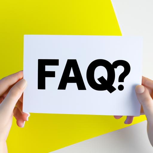 Một người giữ biển FAQ với các câu hỏi liên quan đến thanh toán và đánh giá.